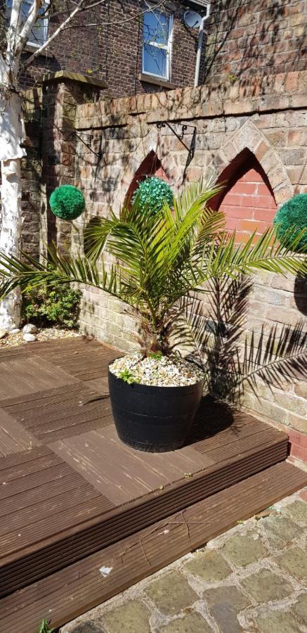 Вилла Riverpool - Elegant House 1 Minute Walk To Anfield Stadium Ливерпуль Экстерьер фото